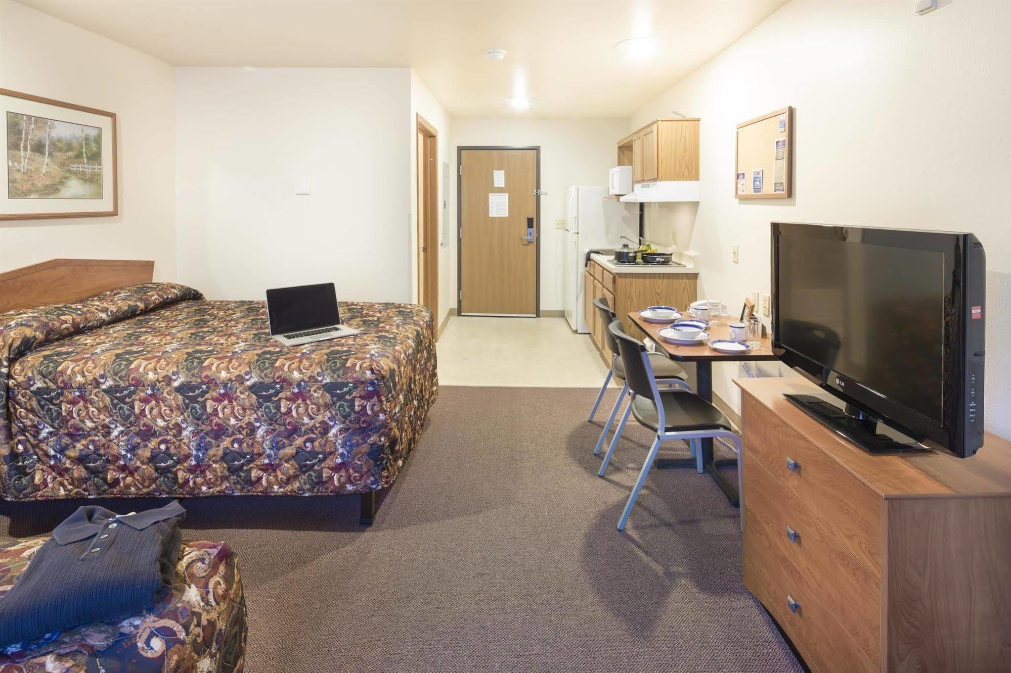 Extended Stay America Select Suites - Wichita - South Екстер'єр фото