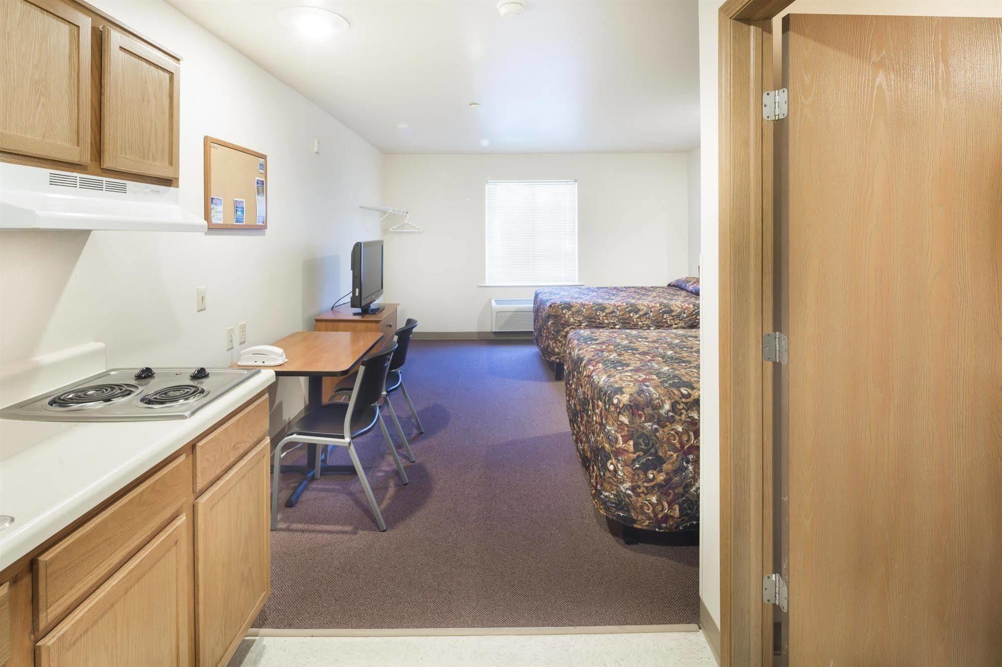 Extended Stay America Select Suites - Wichita - South Екстер'єр фото